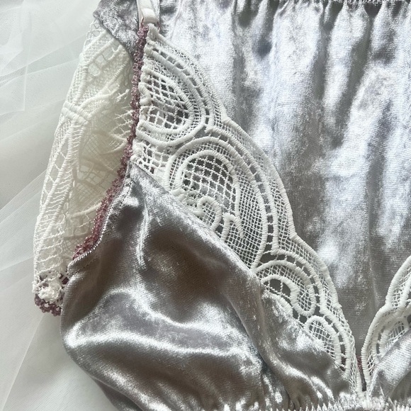 Luxurious Silver Velvet  and White Lace Bralette & Panty Set Made in Europe Size - Picture 2 of 6